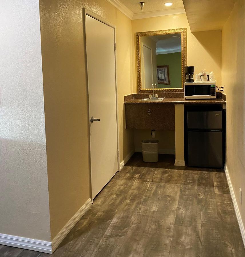 Travelodge By Wyndham Chatsworth Los Angeles Extérieur photo