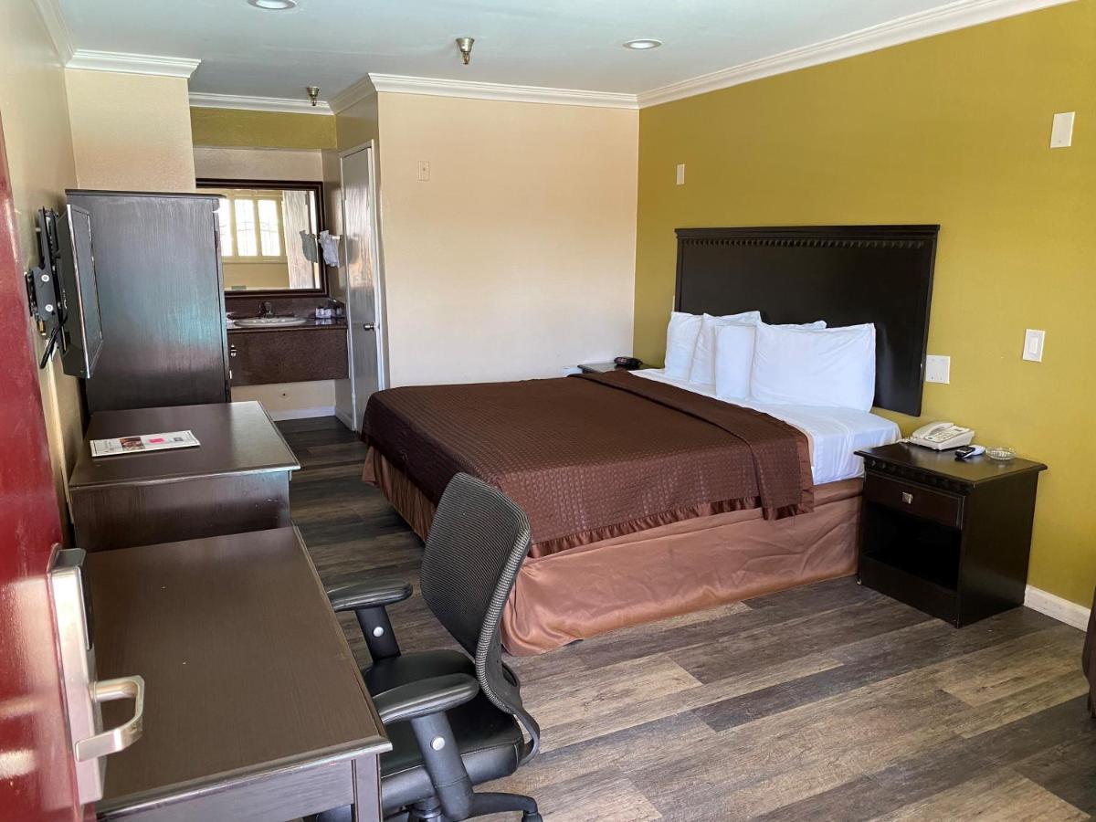 Travelodge By Wyndham Chatsworth Los Angeles Extérieur photo