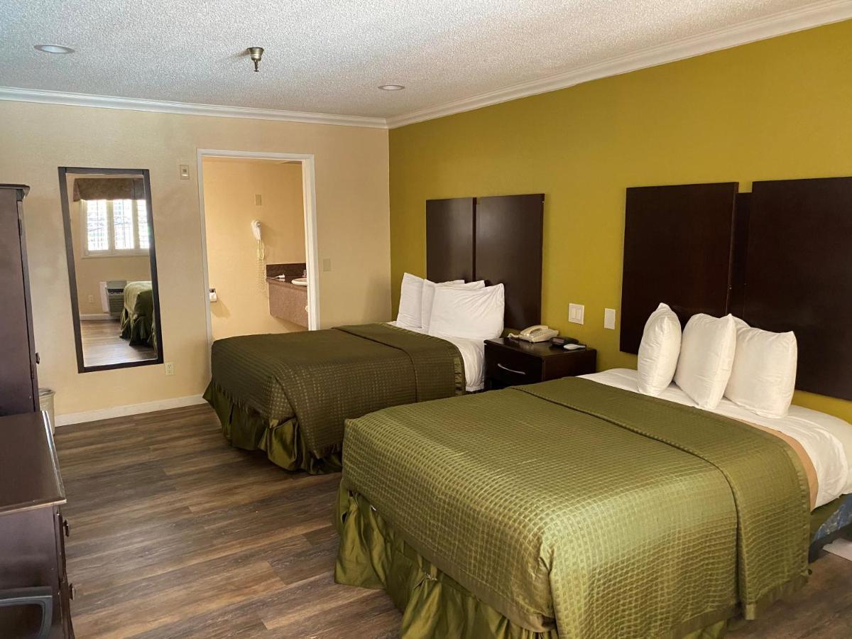 Travelodge By Wyndham Chatsworth Los Angeles Extérieur photo
