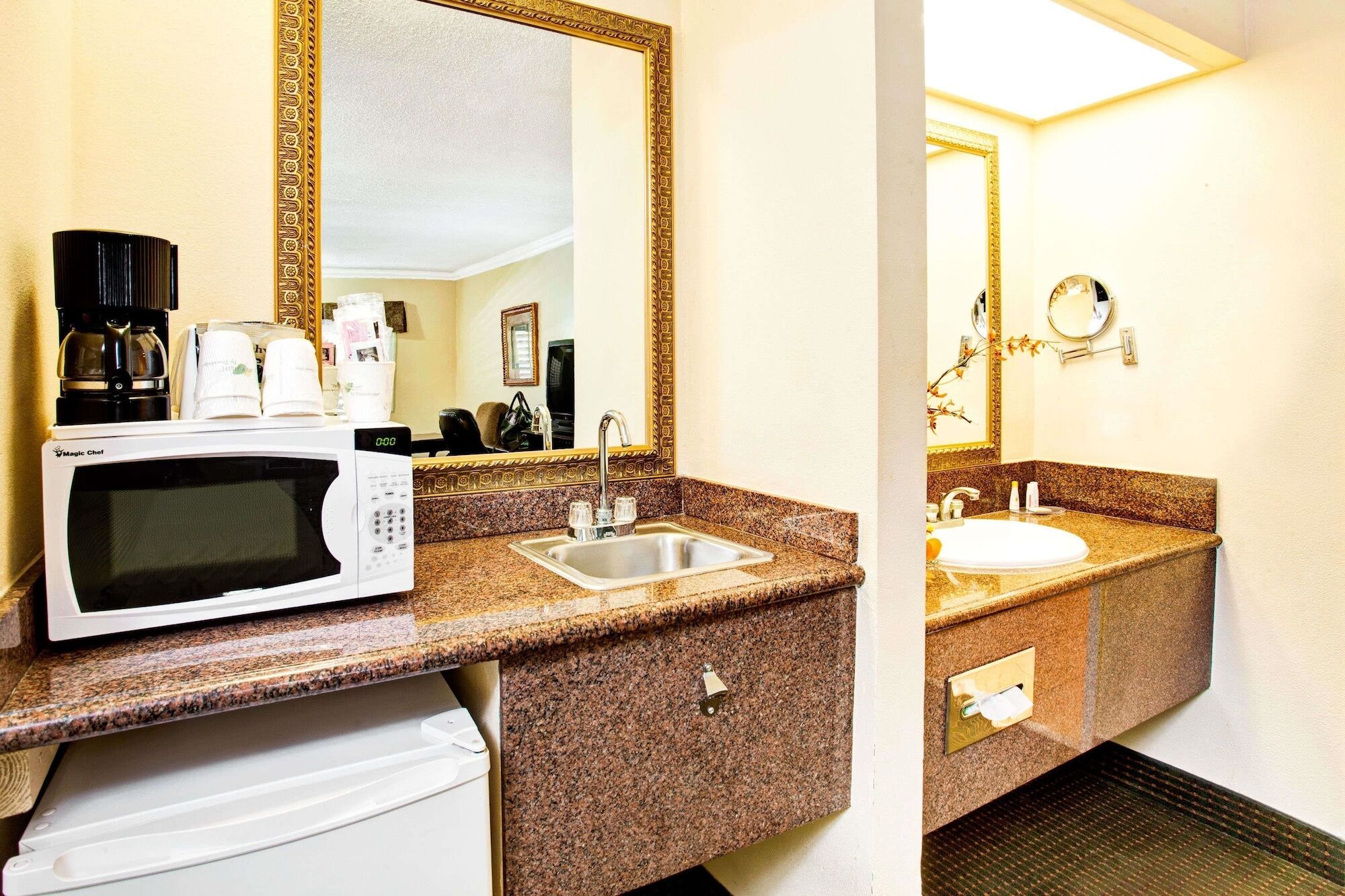 Travelodge By Wyndham Chatsworth Los Angeles Extérieur photo